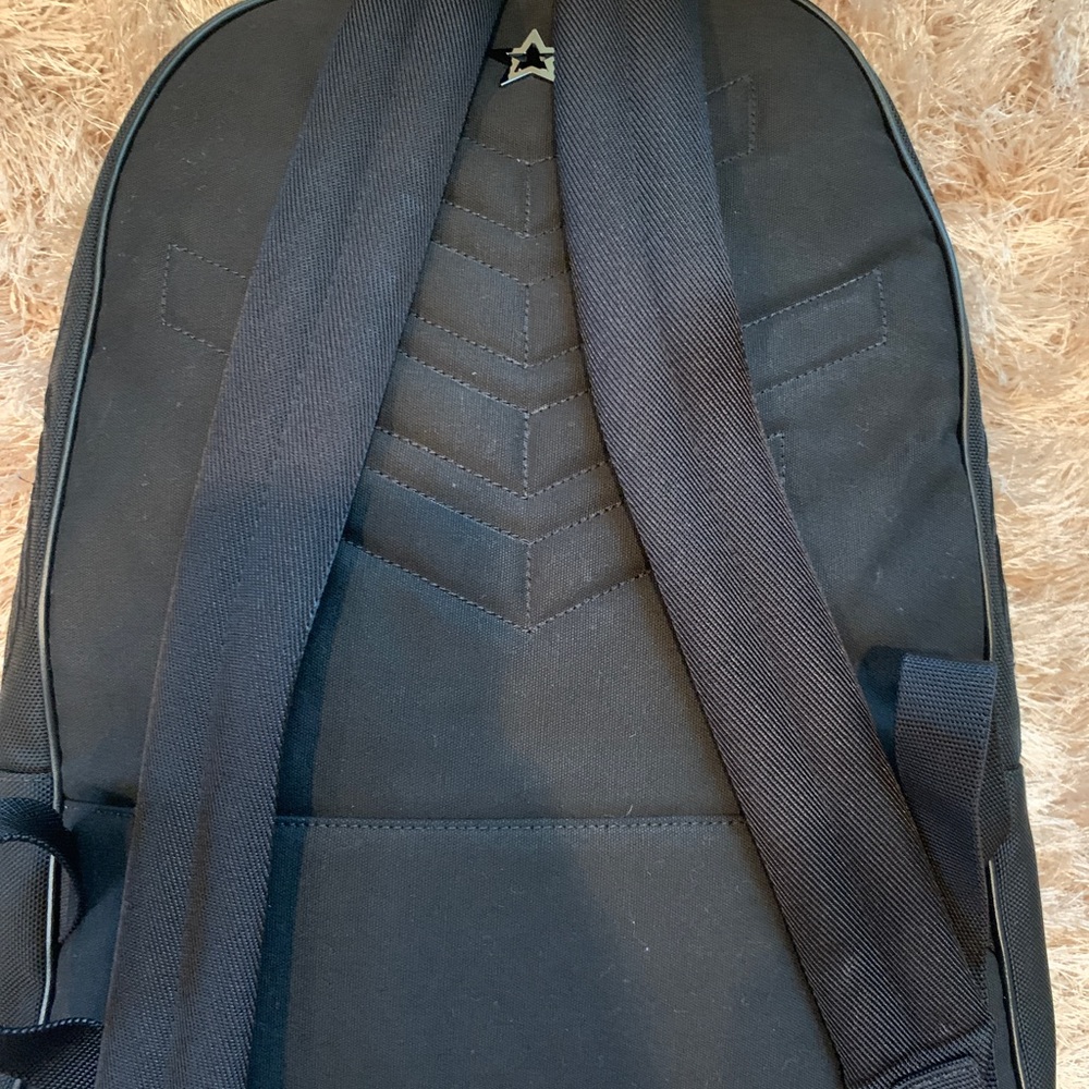 Backpack - Picture 4 of 4